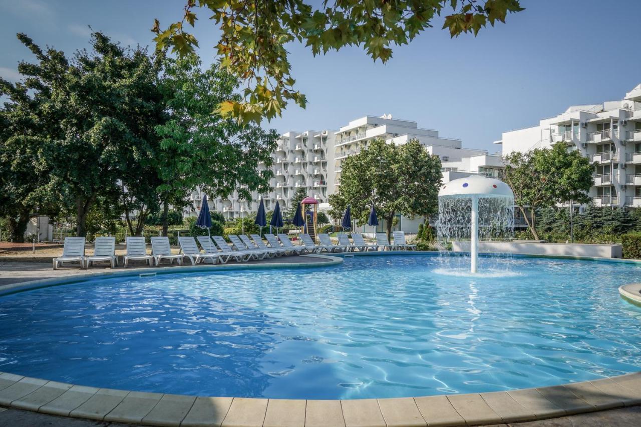 Sandy Hotel